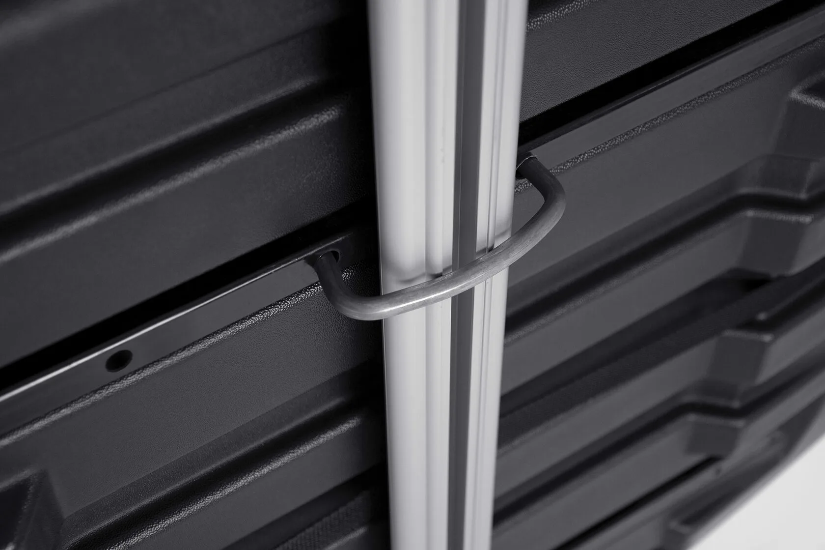 Автомобильный бокс MaxBox PRO 380 черный матовый 159x79x43 одностороннее открывание — изображение 15