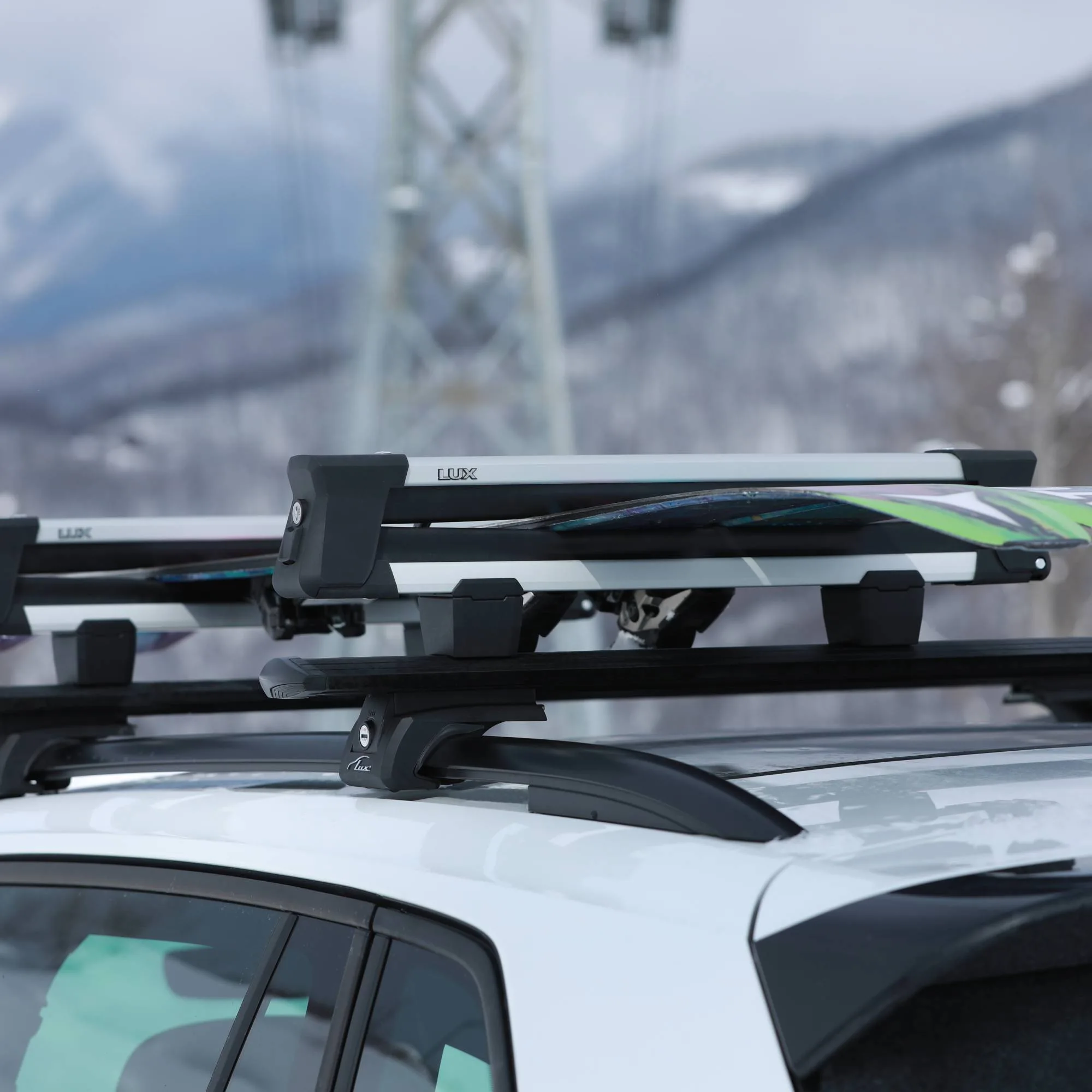 LUX ЭЛЬБРУС 500 - крепление для перевозки лыж и сноубордов