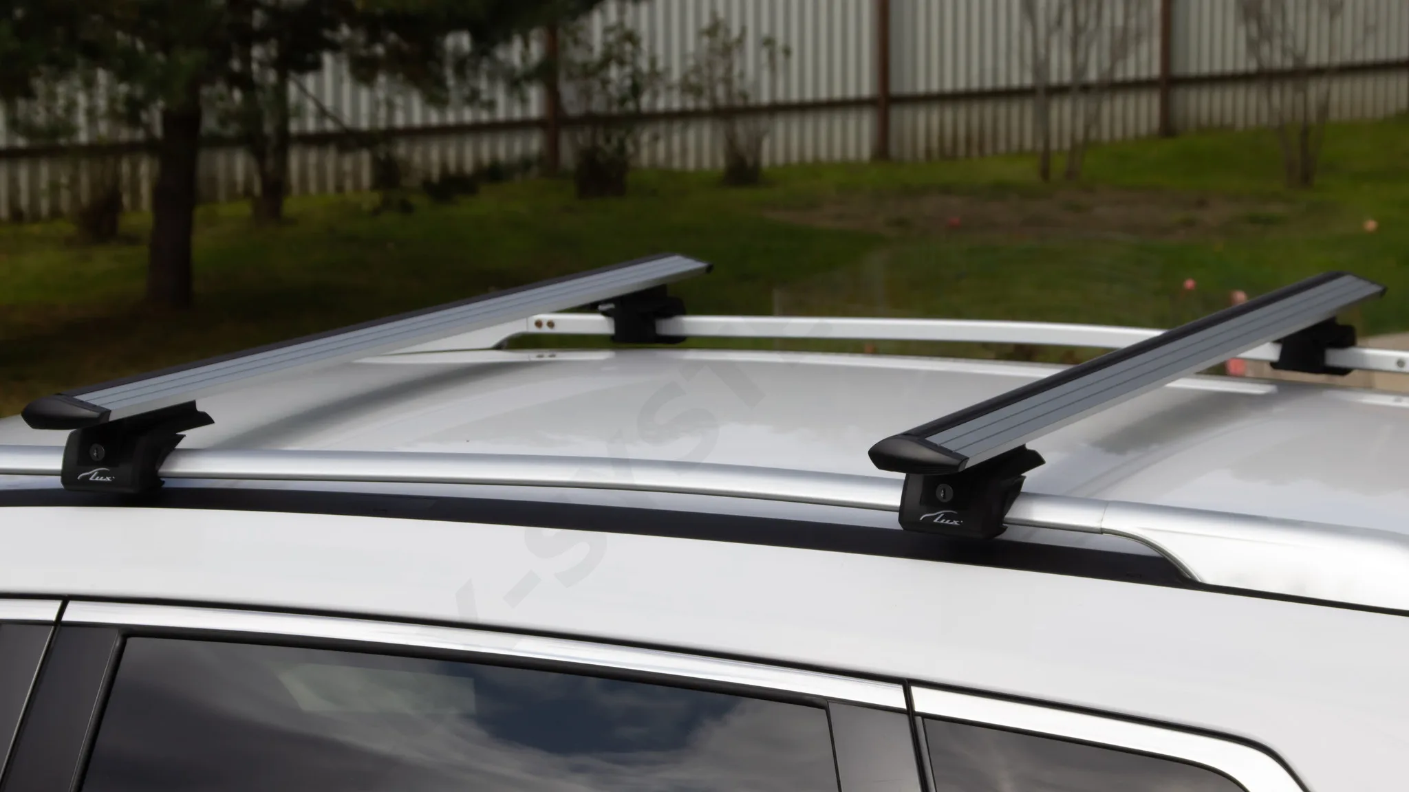 Багажная система "LUX" Элегант с дугами 1,3 м Aero Travel (82 мм) для а/м с рейлингами — изображение 3