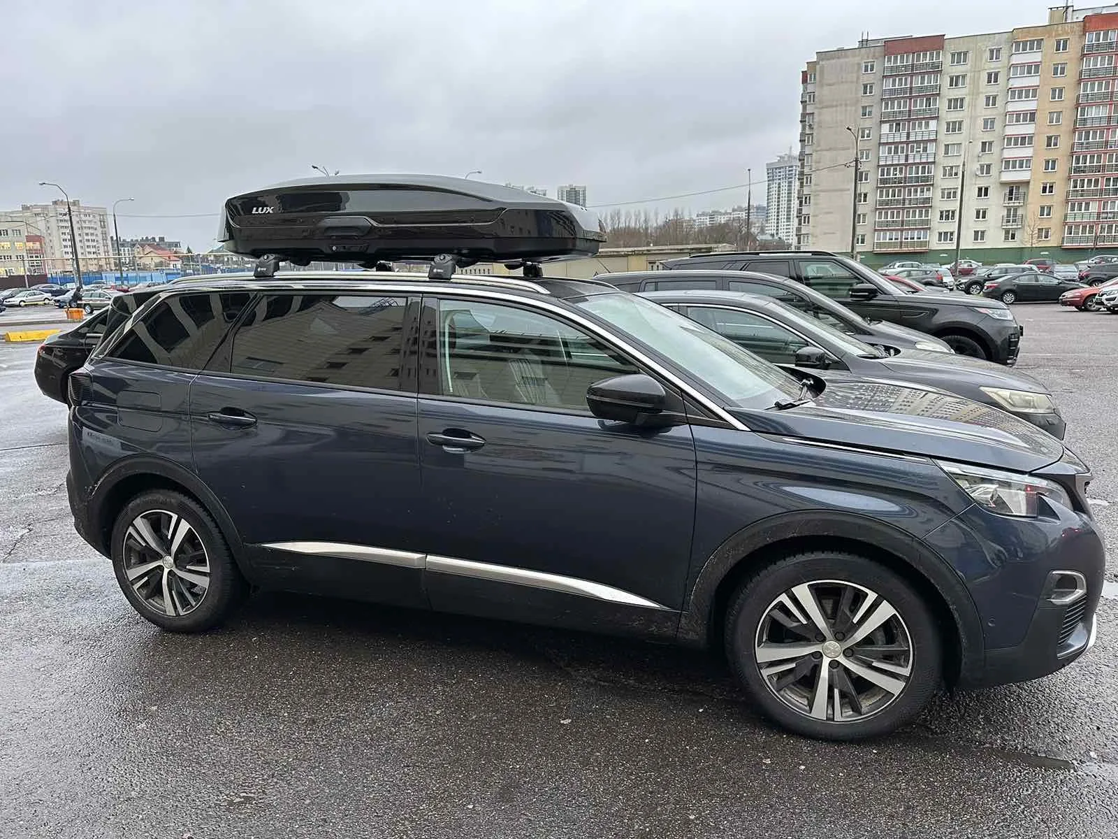 Бокс на крышу LUX TAVR 197 черный глянцевый 520L — изображение 5