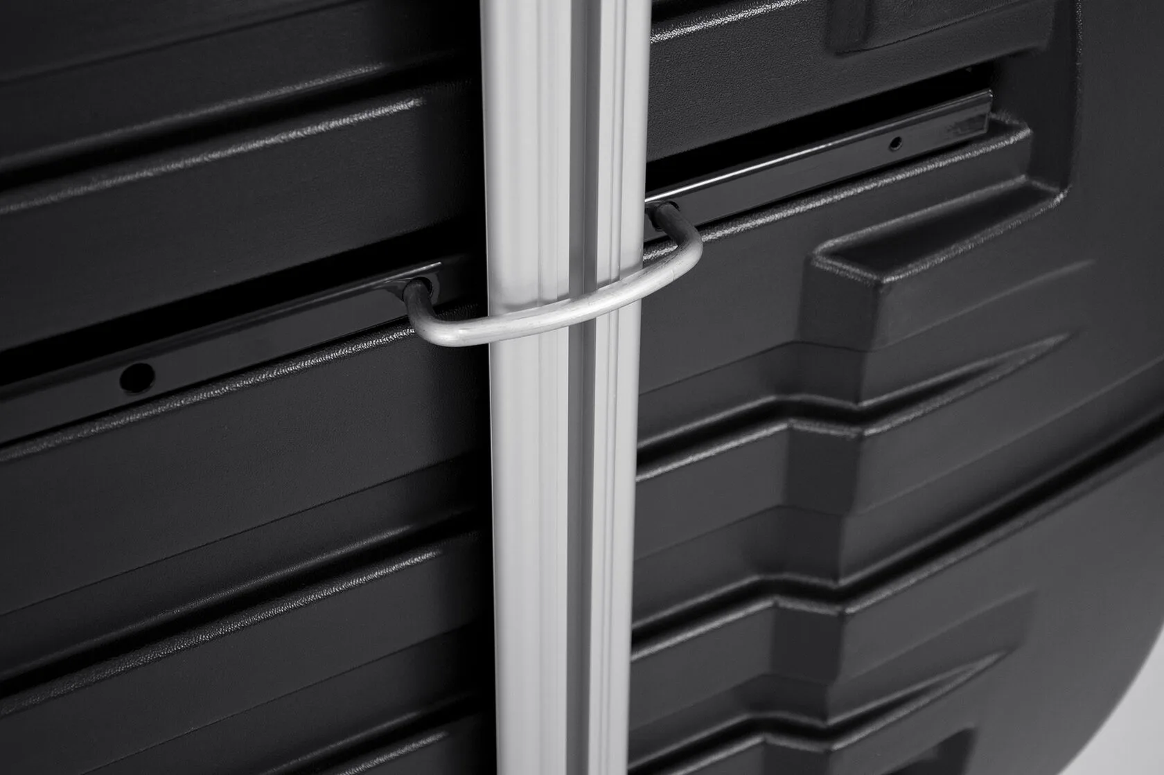 Автомобильный бокс MaxBox PRO 380 черный матовый 159x79x43 одностороннее открывание — изображение 9