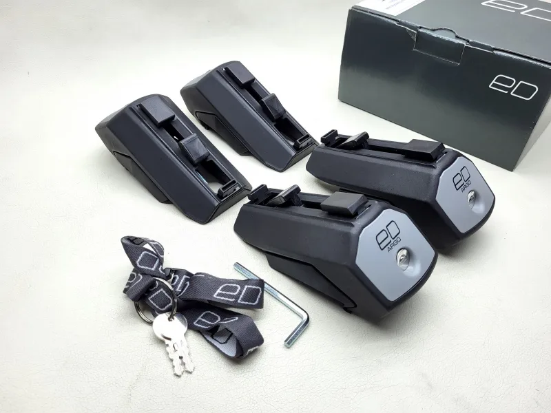 Универсальный Багажник на интегрированные рейлинги Евродеталь Арго с замком