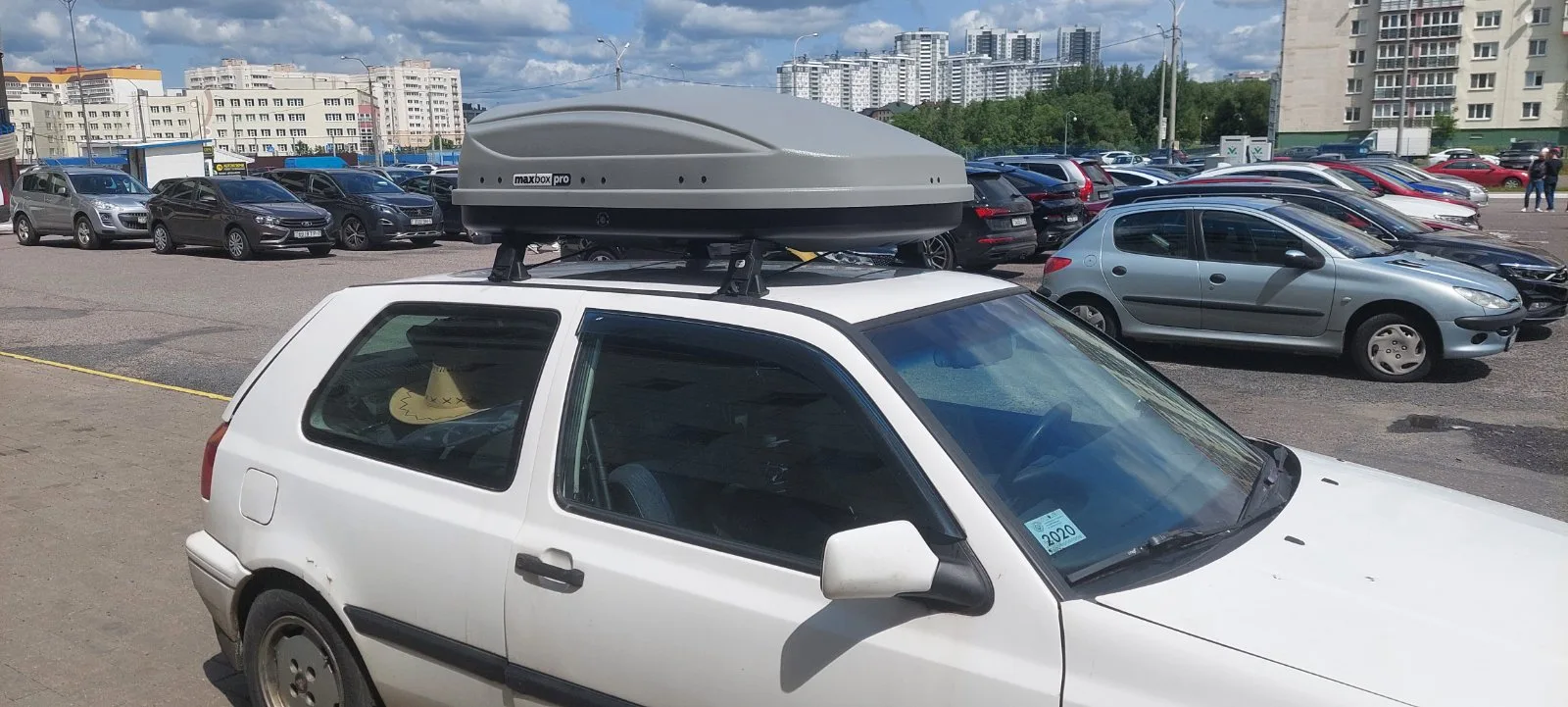 Автомобильный бокс MaxBox PRO 430 серый матовый 136x96x42 — изображение 4