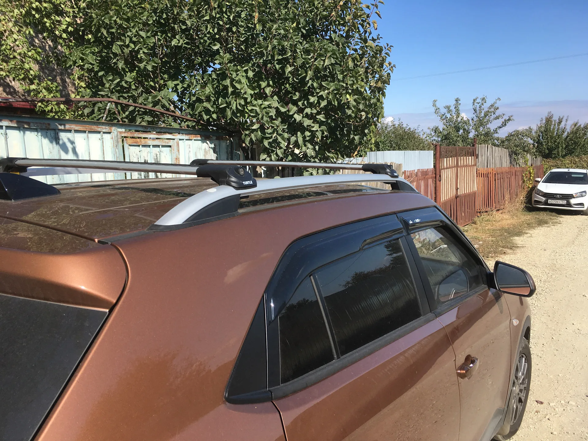 Автобагажник с замком Turtle AIR 1 Silver аэро 1.35 — изображение 3