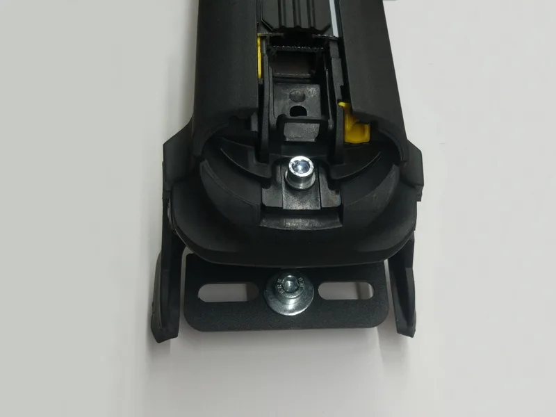 Багажные поперечины Can Otomotiv Turtle Air 3 Plus Silver в штатные места — изображение 3