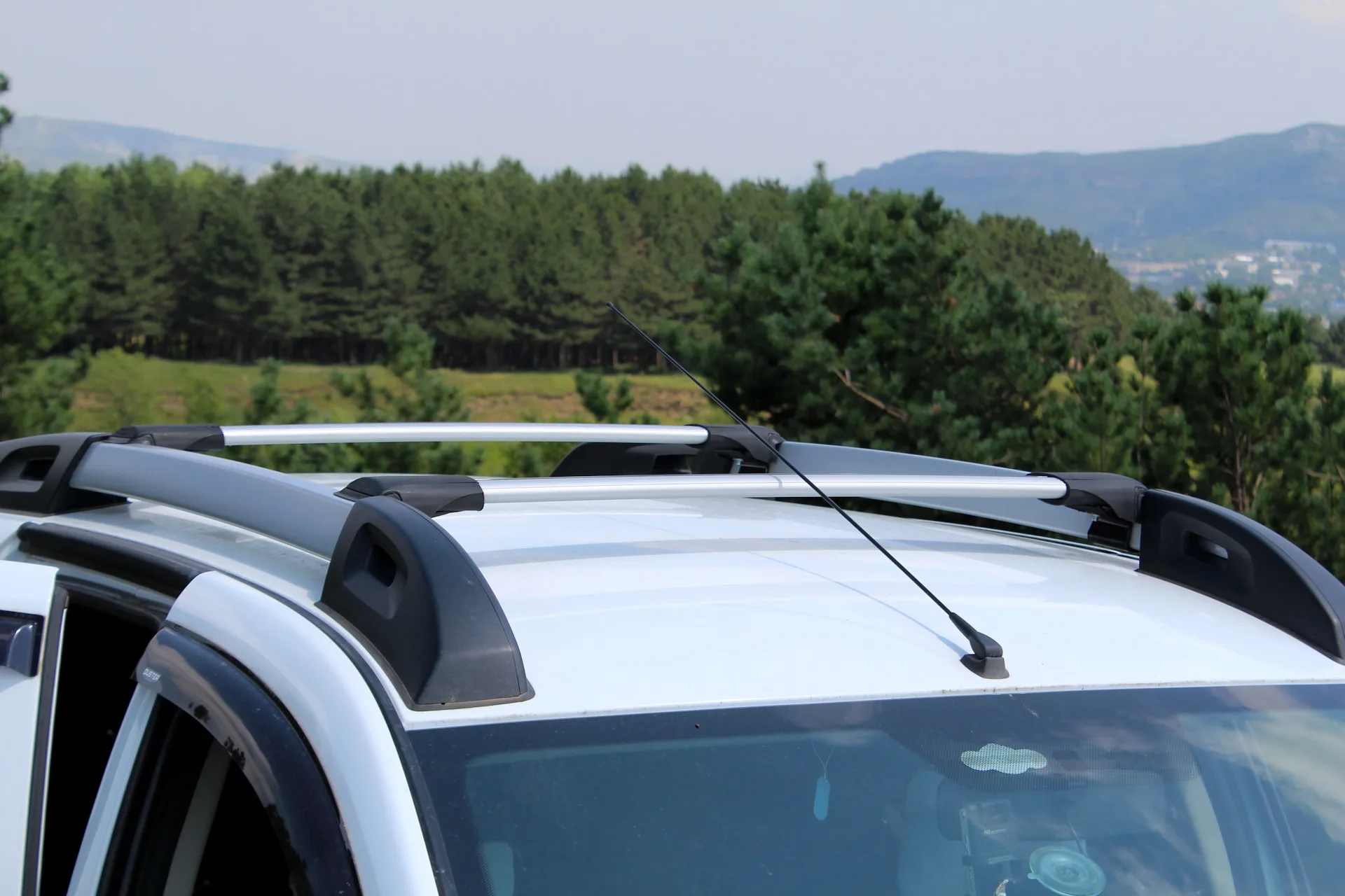 Багажная система Wingbar roof rack на высокий рейлинг серебро