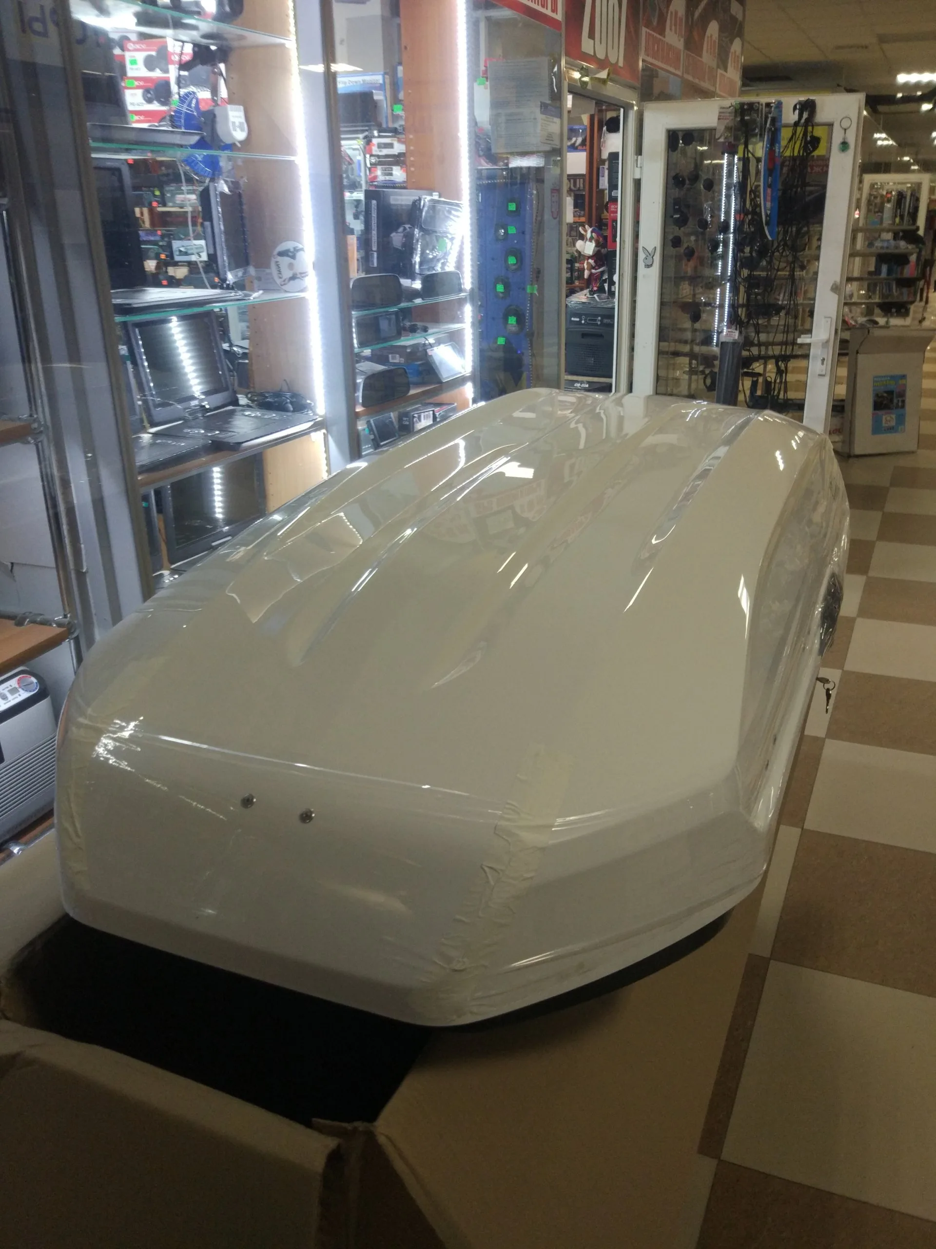 Автобокс на крышу LUX TAVR 197 белый глянцевый 520L — изображение 5