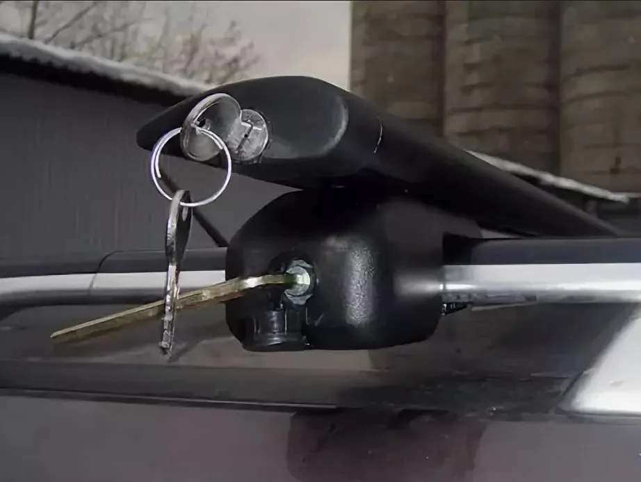 Крепление багажника на рейлинги Amos NOWY 1,2 aero (крыло) Black с ключом