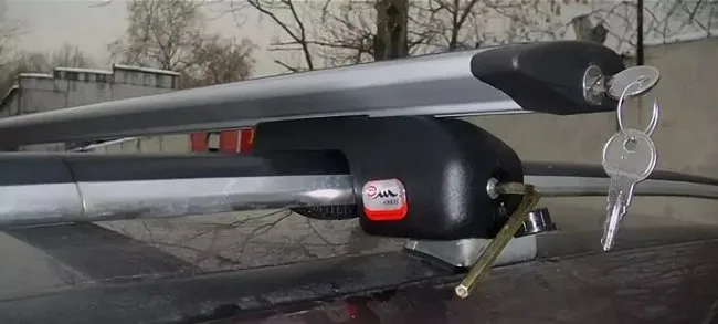 Крепление багажника на рейлинги Amos NOWY 1,3 aero (крыло) с ключом
