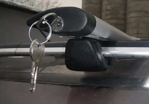 Поперечины на рейлинги Mamont Futura 1,4 aero (крыло) + ключ